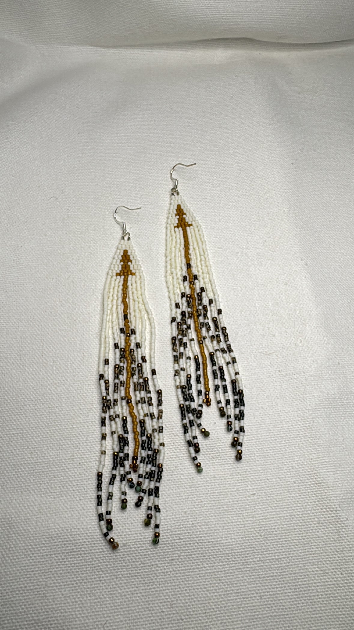 A Spring Traditional Guiding Arrow Earrings (Medium)